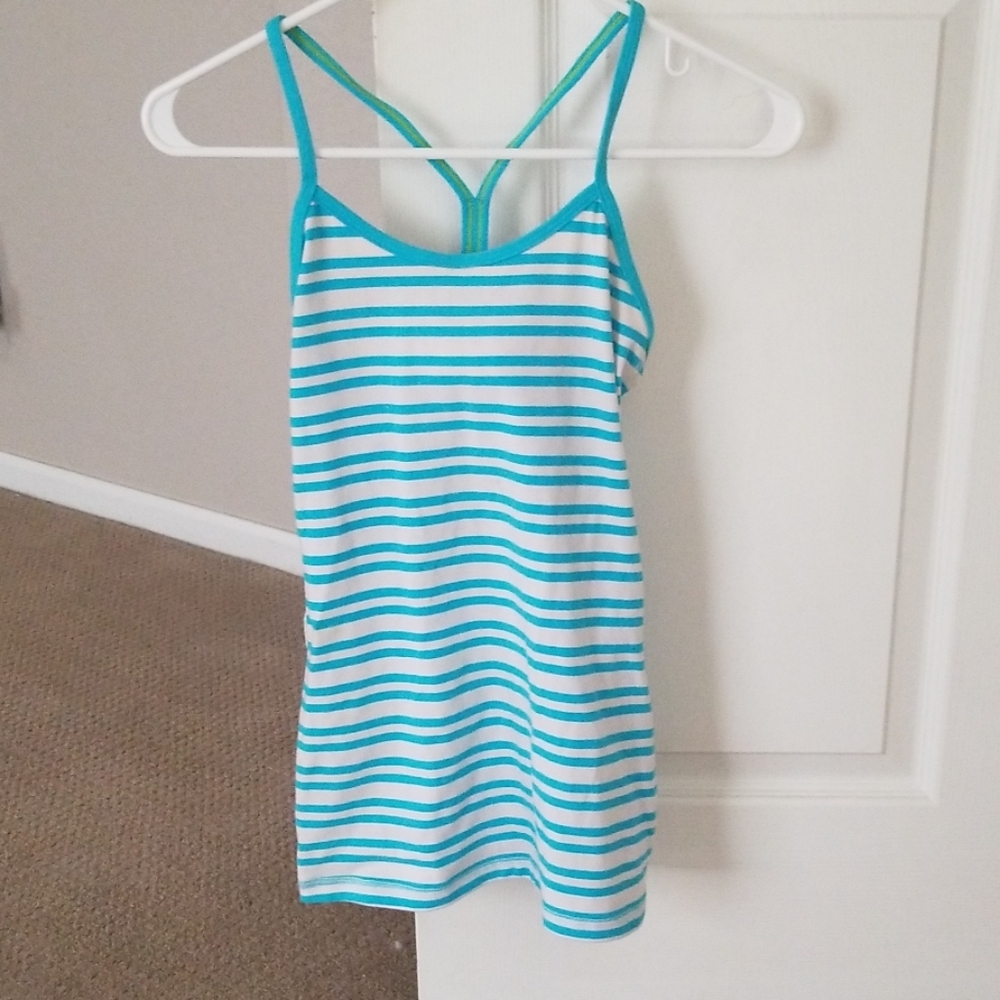 Power Y lululemon tank!